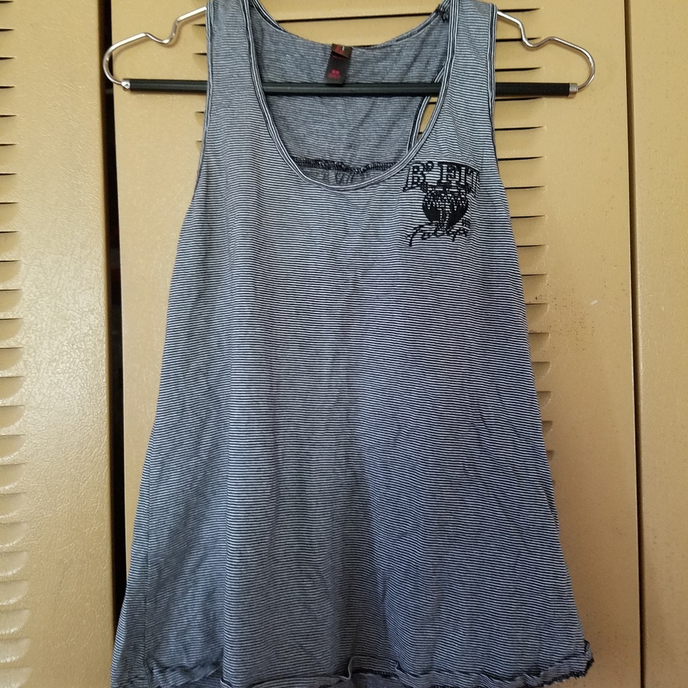District made tank top